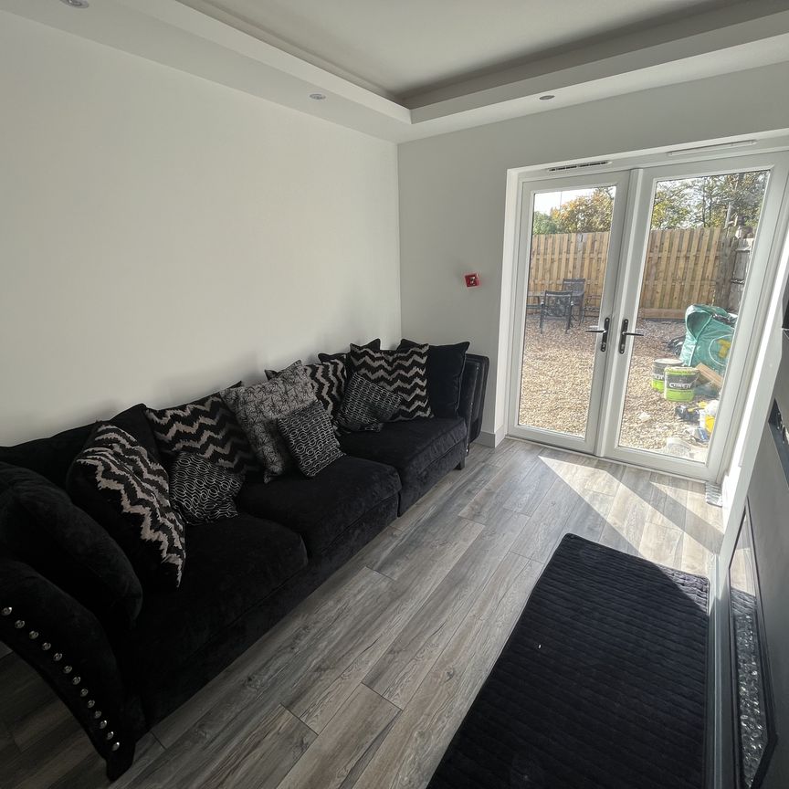 Kingsley Road, Northampton - Photo 1