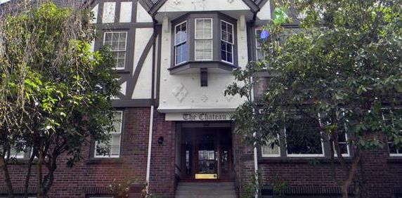 South Granville Tudor Style Building 1 Bedroom Suite-Available Nov 15 - Photo 2