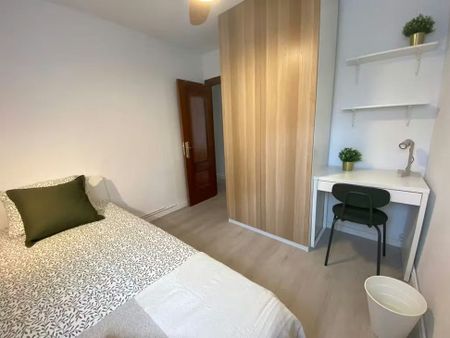 Calle de Rocafort, Madrid, Community of Madrid 28021 - Photo 2