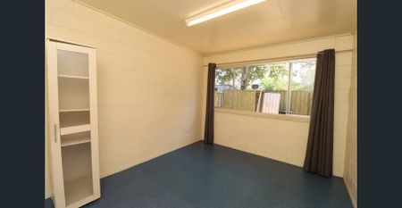 "Turn the Key to Easy Living at 4/83 Trainor Street!" - Photo 2