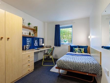 1 bedroom in a flat share to rent - Photo 4