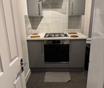 Room in a Shared Flat, Alton Road, CR0 - Photo 3