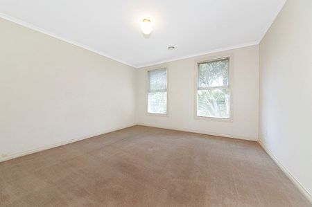 Spacious & Stylish Townhouse! - Photo 3