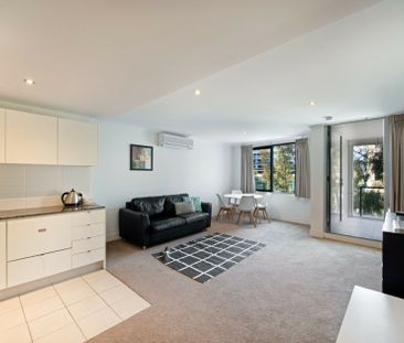 Furnished One Bedroom Apartment - Photo 2