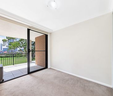 An Abundance of Space! - Photo 4