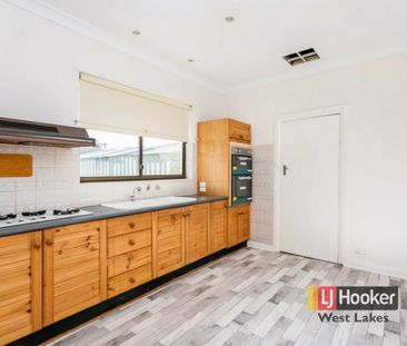 Character Home - Photo 1