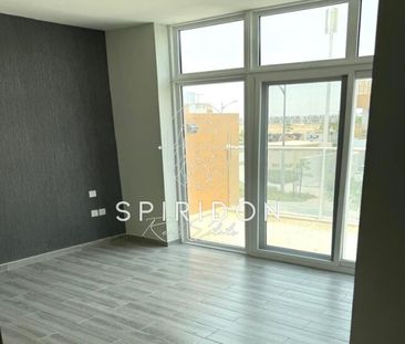 Huge Layout | Community View | Unfurnished - Photo 2