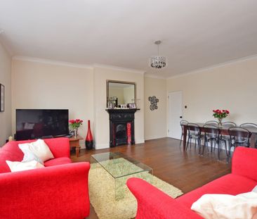2 Bed Flat, Shooters Hill Road, SE3 - Photo 3
