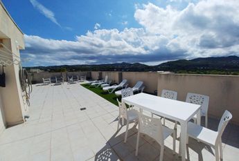 WINTER RENTAL. SPACIOUS PENTHOUSE APARTMENT FOR RENT WITH LARGE TERRACE