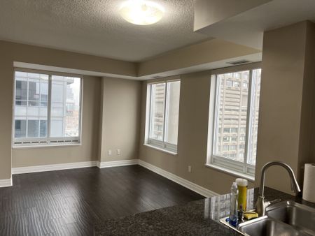 For Lease - 35 Balmuto Street Unit# 3006, Toronto, Ontario - Photo 3