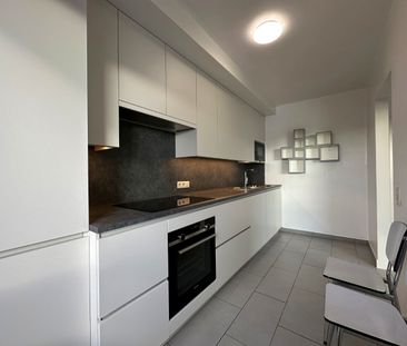 Lichtrijk appartement met drie slaapkamers - Photo 3