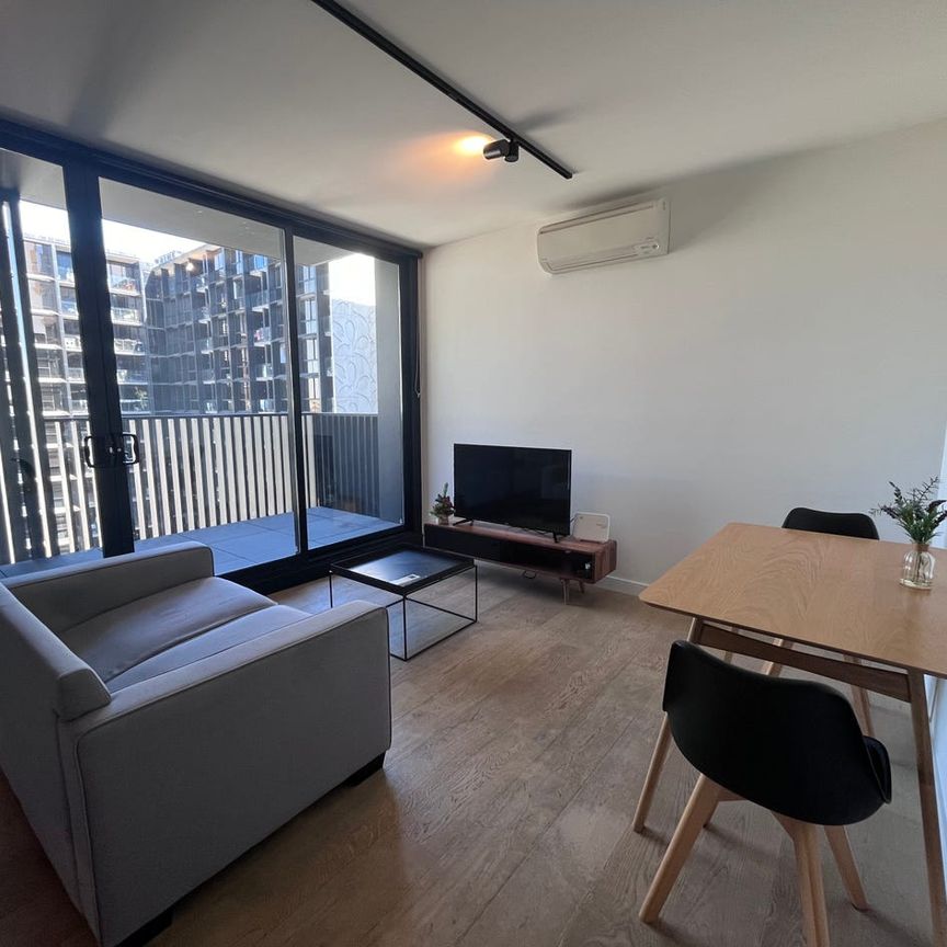 Stylish One-Bedroom Apartment for Rent in Prime Southbank Location - Photo 1
