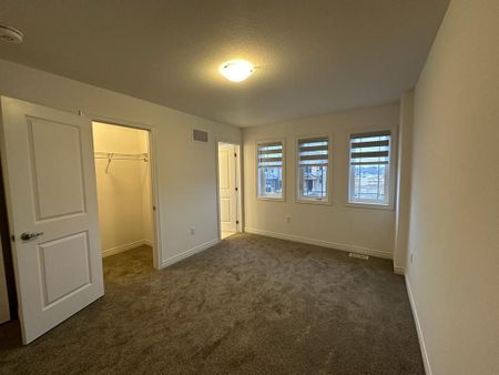 For Lease - 236 Longboat Run, Brantford, Ontario - Photo 5