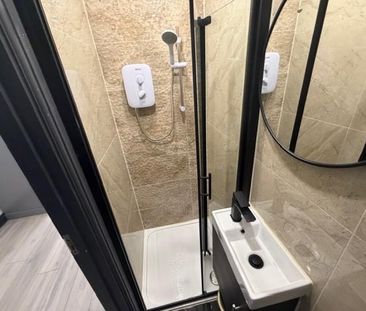 1 bedroom in a house share to rent - Photo 6