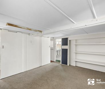 CHARMING FAMILY HOME IN BEAUTIFUL WYNNUM - Photo 2