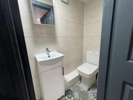 1 bedroom in a house share to rent - Photo 5