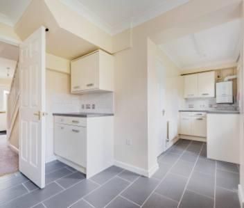 3 bedroom detached house to rent - Photo 4