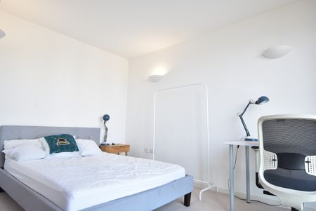 New Providence Wharf Apartments, London, E14 - Photo 3