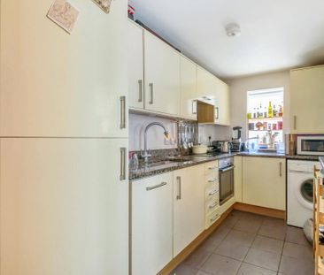 2 bedroom flat to rent - Photo 6