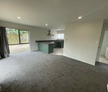2 Bedroom Cozy Unit in Central Ranui - Photo 5