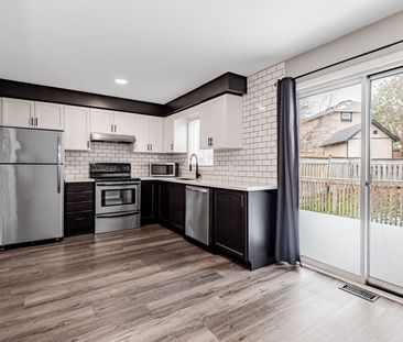 For Lease - 10 Laidlaw Drive, Barrie, Ontario - Photo 5