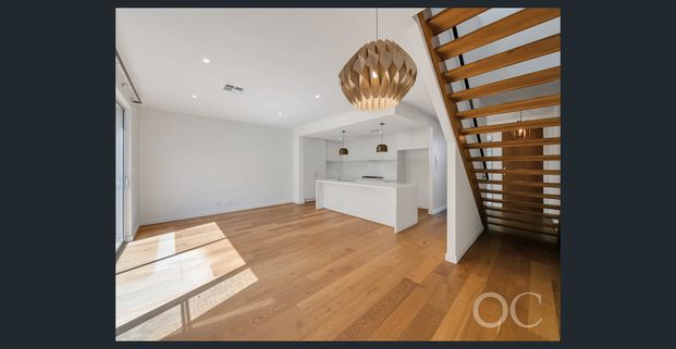 Open the Door to Inner-West Convenience - Photo 1