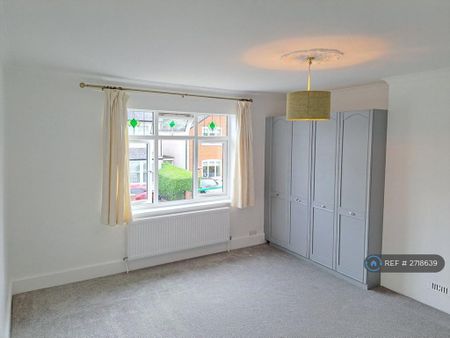 2 bedroom end of terrace house to rent - Photo 5