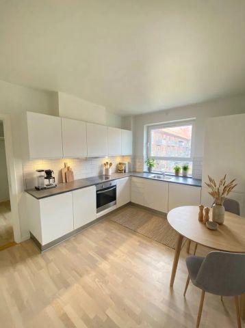 Lysfyldt 3-værelses lejlighed med moderne komfort - Photo 5