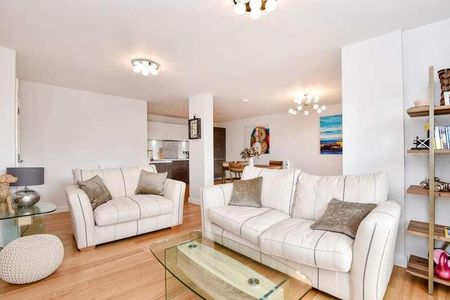 Camberley, Surrey, GU15 - Photo 5