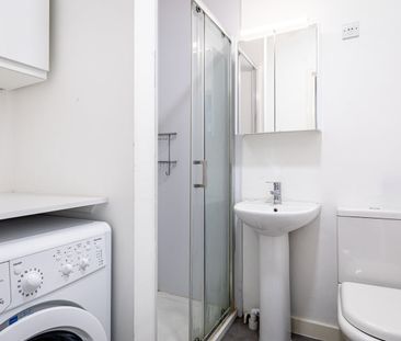 1 Bed Flat, Sinclair Road, W14 - Photo 4