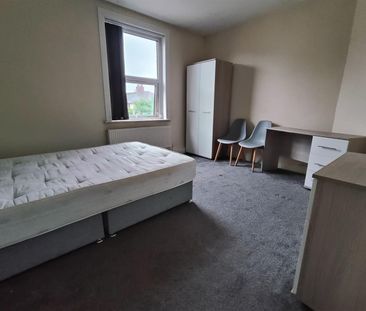 Room To Let in Shared House on Cemetery Road, Preston - Photo 1