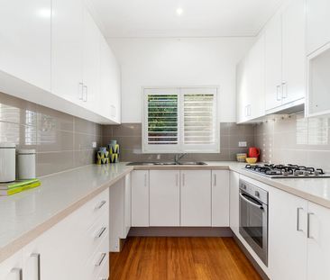 Bright & Spacious 3 Bedroom Villa - Photo 4