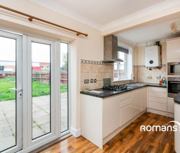 3 bedroom semi-detached house to rent - Photo 3