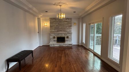 For Lease - 2501 Mississauga Road Unit# Upper, Mississauga, Ontario - Photo 2