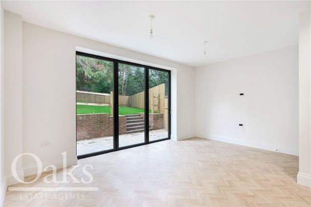 Park Road, Kenley, Surrey - Photo 1