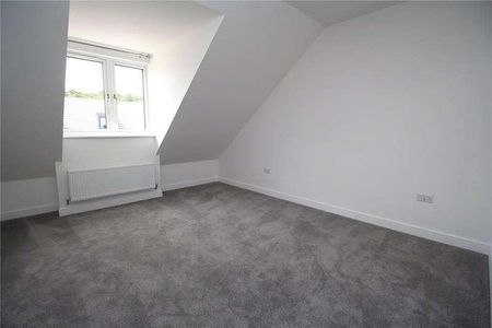 Chadwick Avenue, Bordon, Hampshire, GU35 - Photo 4