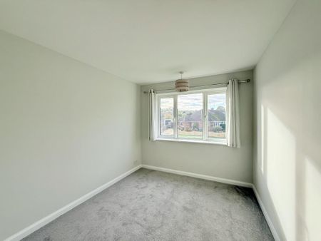 3 bedroom apartment to rent - Photo 3