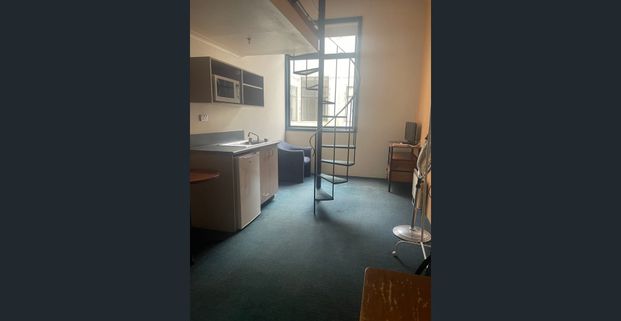 Student Accommodation - Furnished & Super Convenient ! - Photo 1