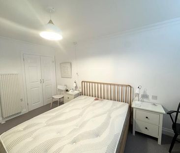 1 bedroom retirement property to rent - Photo 3