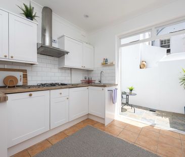 Room in a Shared House, Frederick Street, BN1 - Photo 6