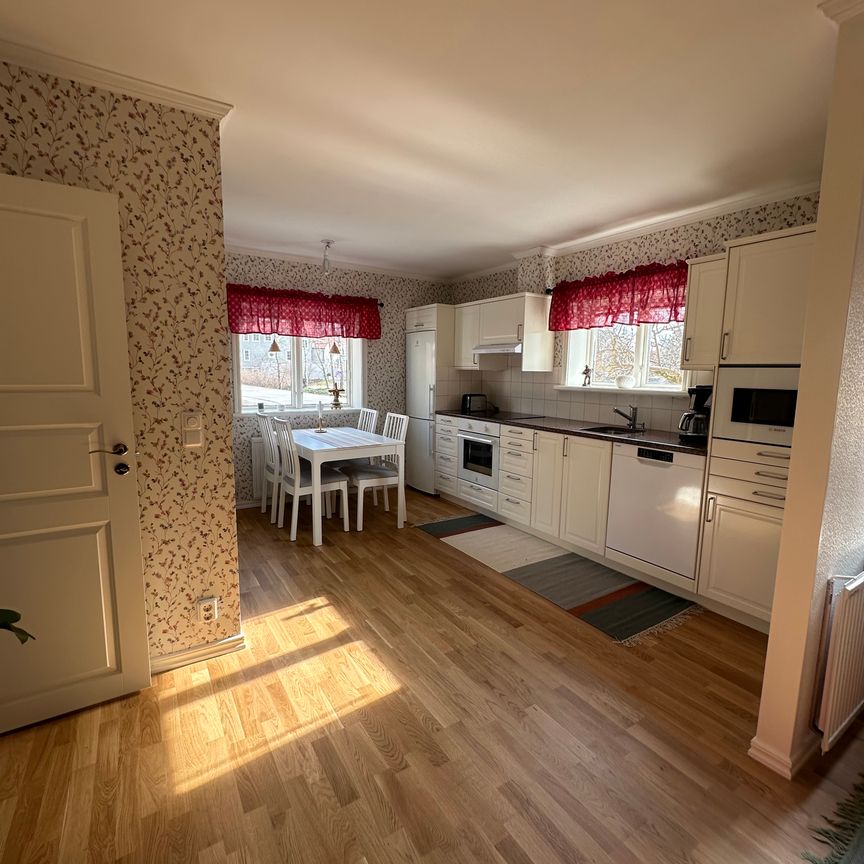 Oxelvägen, Täby - Foto 1