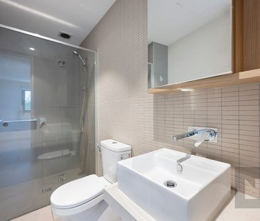 Bright and Spacious! - Photo 5