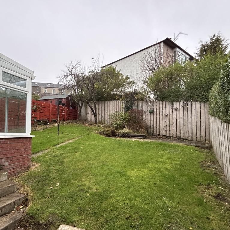 2 bedroom end of terrace house to rent - Photo 1