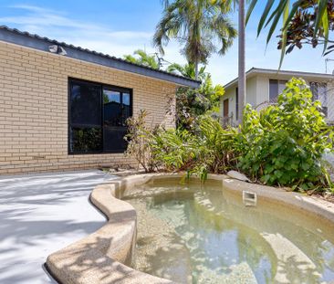 10 Parkside Crescent - Photo 1