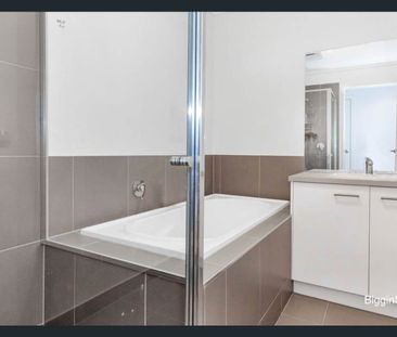 Modern & Charming Family Home! - Photo 5