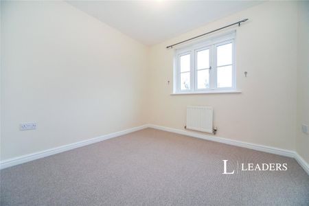 3 bedroom semi-detached house to rent - Photo 3
