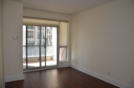 For Lease - 1 Old Mill Drive Unit# 124, Toronto, Ontario - Photo 3