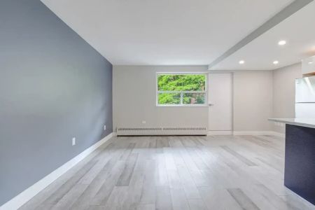 apartments at 45 Paisley Boulevard W - Photo 3