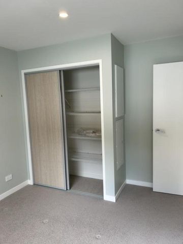 Architectural Coastal Townhouse with Sea Views - Photo 3