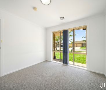 55 Lance Hill Avenue, Dunlop ACT, Belconnen - Photo 4